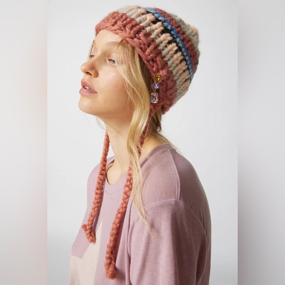 New Urban Outfitters Jaxon Mixed Knit Charm Beanie One Size